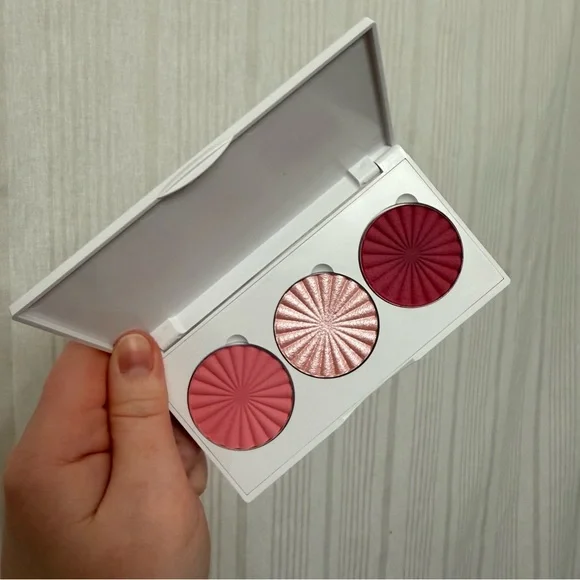 NIB🎉 OFRA MIDI PALETTE - BLOSSOM BLUSH - Picture 7 of 8